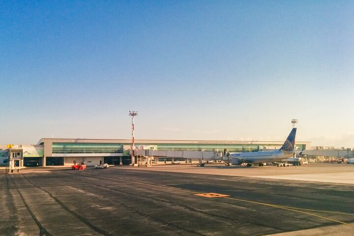 Liberia Int. Airport, Private Shuttle One Way or Round Trip - Photo 1 of 9